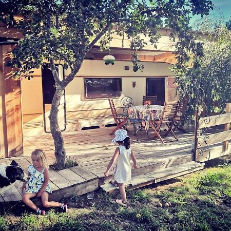 Caradjango , Caravane Chauffee Et Climatisee Lupersat Exterior photo