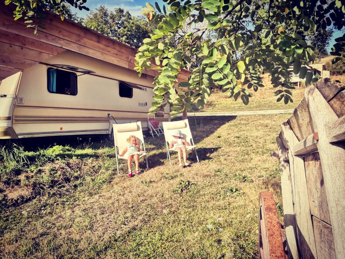 Caradjango , Caravane Chauffee Et Climatisee Lupersat Exterior photo
